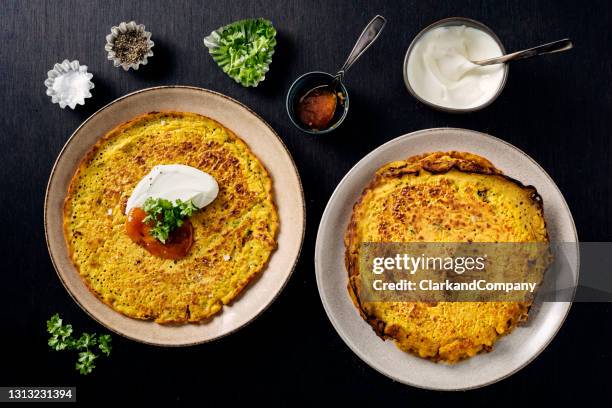 stack of gluten free red lentil panckes - dosa imagens e fotografias de stock