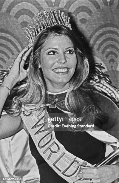 Marjorie Wallace, Miss USA, wins the Miss World 1973 beauty pageant at the Royal Albert Hall in London, UK, 23rd November 1973. She was stripped of...