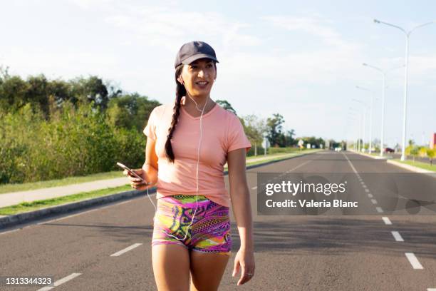 transgender woman doing sport - showus trans stock pictures, royalty-free photos & images