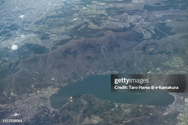 yamanaka lake in yamanashi prefecture of japan aerial view from airplane - yamanaka lake fotografías e imágenes de stock