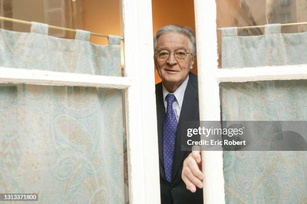 Roland Dumas, avocat et homme politique français, photographié dans son bureau et domicile à Paris, au 19 Quai Bourbon, Paris 3e