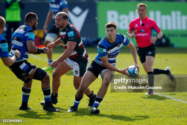 Cameron Redpath of Bath Rugby passes the ball during the Gallagher Premiership Rugby match between Bath and Leicester Tigers at The Recreation Ground...