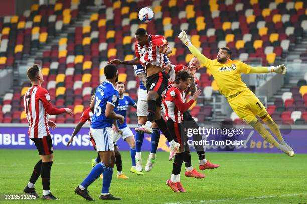 David Raya of Brentford punches the ball clear during the Sky Bet Championship match between Brentford and Cardiff City at Brentford Community...