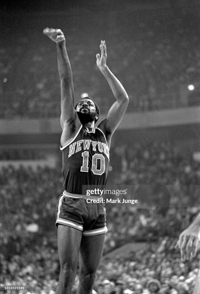 Denver Nuggets v New York Knicks, 11-3-76