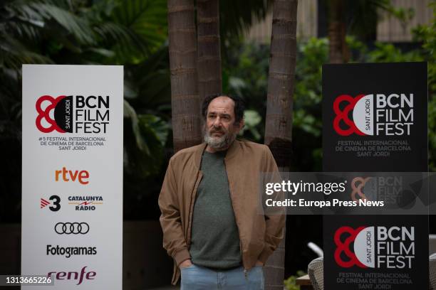 Actor Karra Elejalde poses during a photocall for the film 'Poliamor para principiantes' at the BCN Film Fest on April 21, 2021 in Barcelona,...