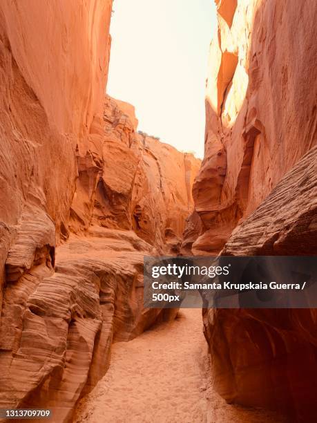 scenic view of rock formations,arizona,united states,usa - rock terrain stockfoto's en -beelden