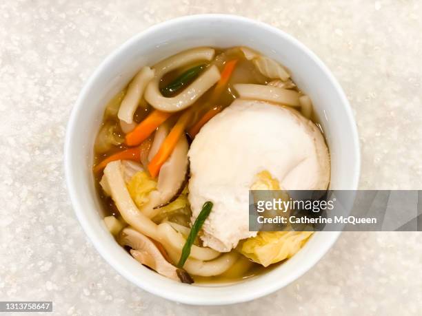 vegetable & egg udon noodle soup - noodle soup stock pictures, royalty-free photos & images