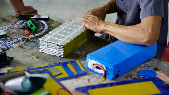 Battery Electric File Technicians Are Assembling Batteries For Use In Electric Vehicles High ...
