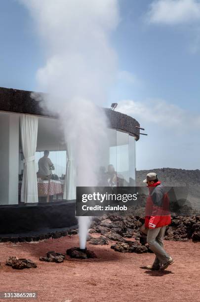 水被從地球上排出。蒂曼法亞蘭薩羅特島 - timanfaya national park 個照片及圖片檔