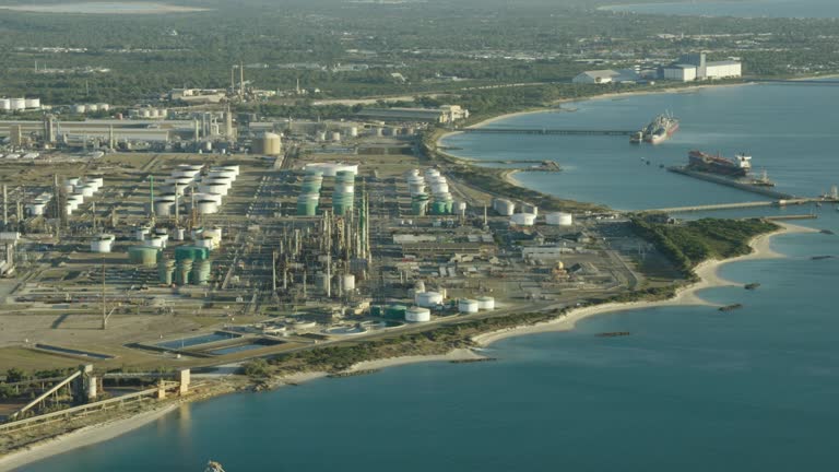 Perth Oil Rigs 11 Kwinana Oil Refinery Stock Videos, Footage, & 4K Video Clips - Getty ...