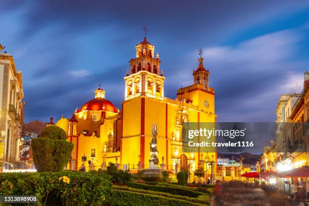 basalica colegiata de nuestra senora de guanajuato (collegiate basilica of our lady of guanajuato) in mexiko. - guanajuato stock-fotos und bilder