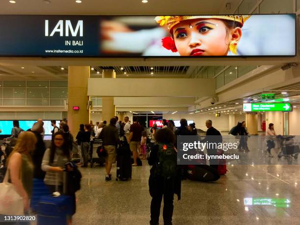 ングラライ国際空港ターミナル - バリ - bali airport ストックフォトと画像