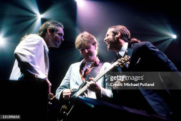 Wet Wet Wet perform on stage, London L-R Graeme Clark, Graeme Duffin, Marti Pellow.