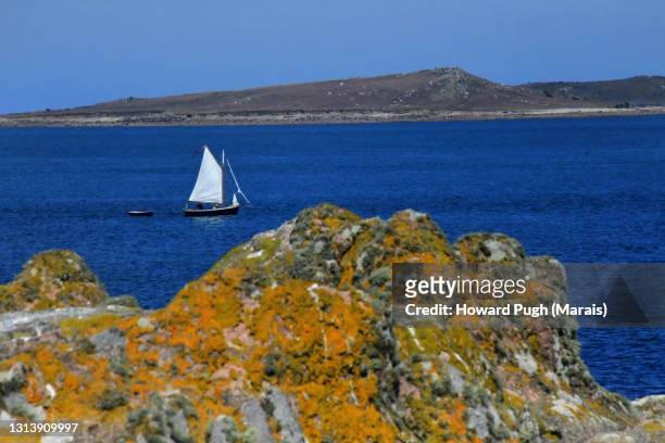 scilly island atmospheric coastal landscapes - insel st marys island stock-fotos und bilder