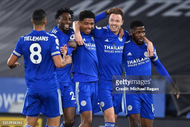 Jonny Evans of Leicester City celebrates after scoring their sides second goal with team mates Wilfred Ndidi, Youri Tielemans, Wilfred Ndidi, Wesley...