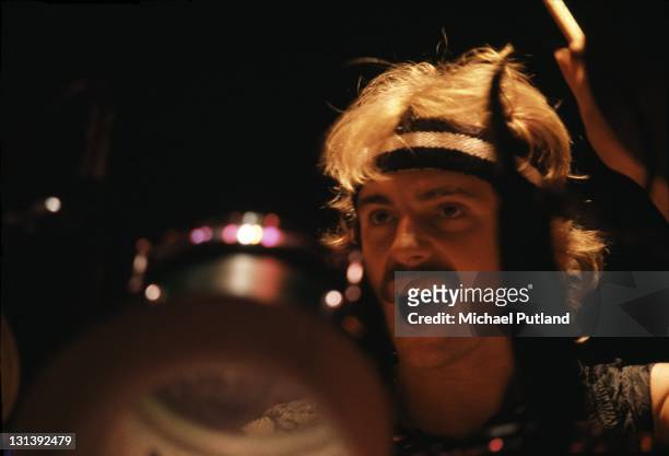 Yes perform on stage, USA Alan White.