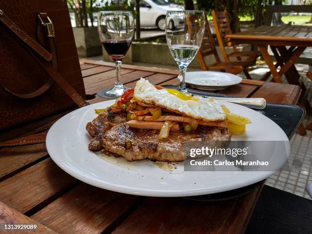 comida tradicional - argentina wine stock pictures, royalty-free photos & images