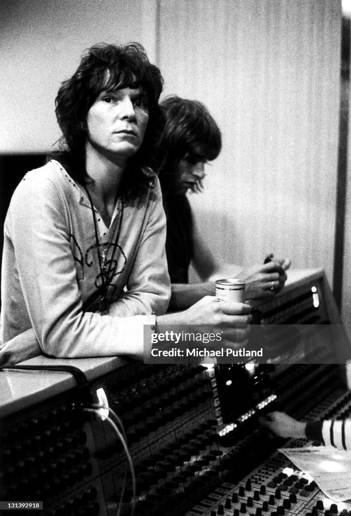 Yes Instruments English progressive rock band Yes recording their 'Fragile' LP at ...