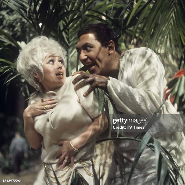 Carry On Up The Jungle actors Barbara Windsor and Bernard Bresslaw, circa 1969.