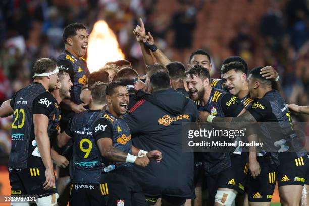 The Chiefs celebrate their win during the round nine Super Rugby Aotearoa match between the Chiefs and the Hurricanes at FMG Stadium Waikato, on...
