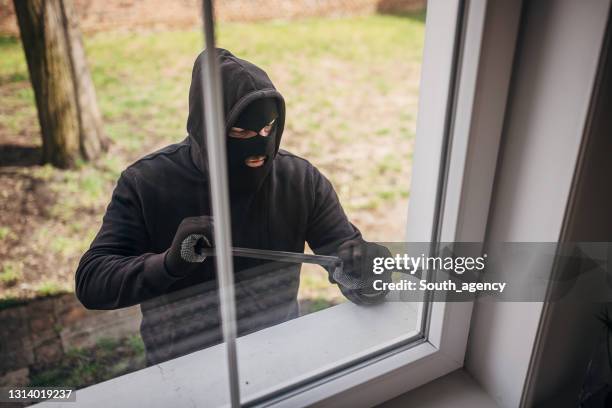 Robber Breaking In Breaking Entering Photos and Premium High Res Pictures - Getty Images