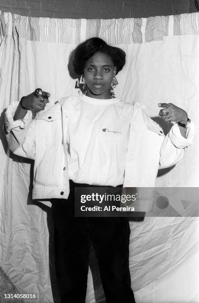 Rapper MC Lyte participates in the New Alliance Talent Show at Town Hall on April 28, 1989 in New York City.