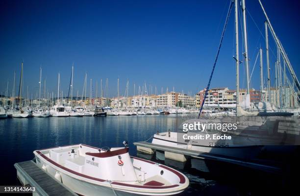 cap d'agde, the marina. - cap d'agde stock pictures, royalty-free photos & images