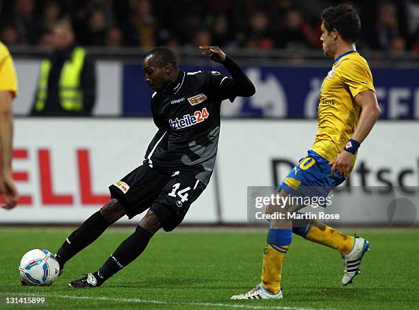 Patrick Zoundi of Berlin scores his team's 2nd goal during the Second Bundesliga match between Eintracht Braunschweig and Union Berlin at Eintracht...