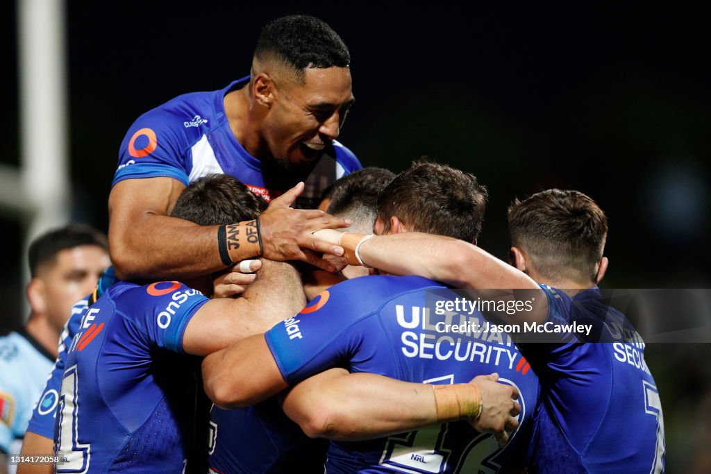 NRL Rd 7 - Sharks v Bulldogs