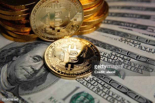 bitcoin cryptocurrency blockchain finance - bitcoin stock pictures, royalty-free photos & images