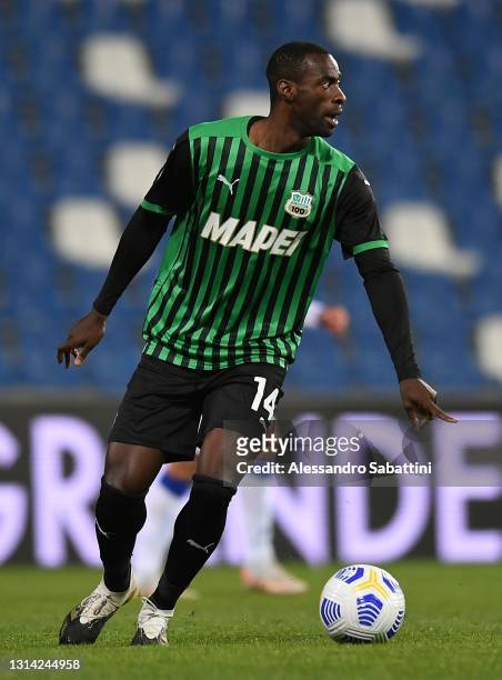 Pedro Obiang of US Sassuolo in action during the Serie A match between US Sassuolo and UC Sampdoria at Mapei Stadium - Città del Tricolore on April...
