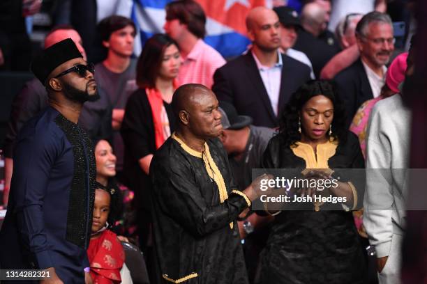 M. Usman R Mother Of Usman Photos and Premium High Res Pictures - Getty Images