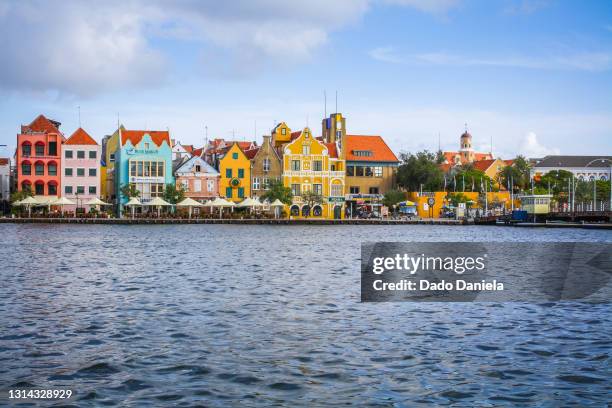 colorful curacao - oranjestad foto e immagini stock