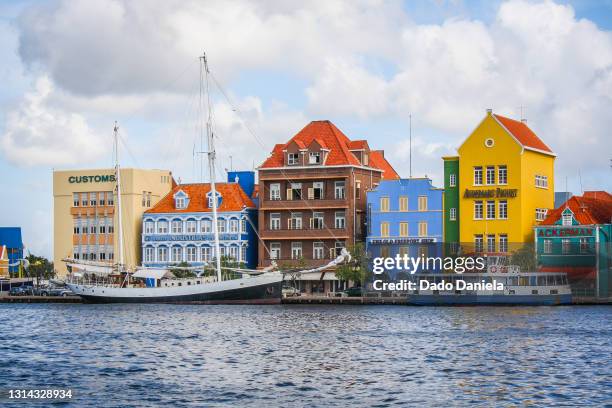 colorful curacao - oranjestad foto e immagini stock