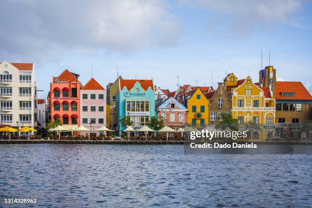 colorful curacao - oranjestad foto e immagini stock