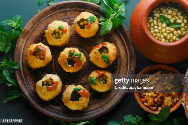 gol gappa of pani puri - masala stockfoto's en -beelden