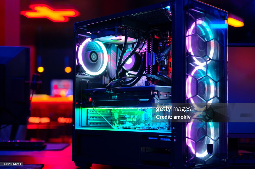 Unidade de sistema top-end para o computador de jogos de perto