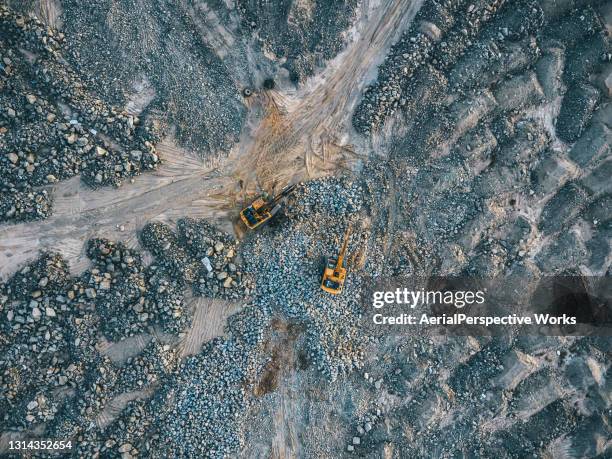 open-pit mine, mining - mining natural resources imagens e fotografias de stock