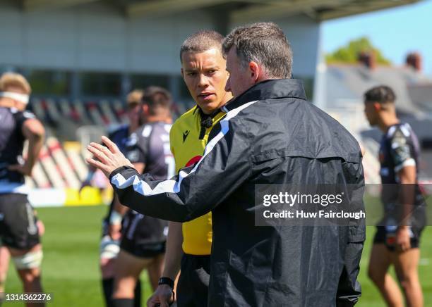 Craig Evans talks to Nigel Owens about a decision during the Dragons v Scarlets - Guinness PRO14 Rainbow Cup at Rodney Parade on April 25, 2021 in...