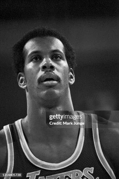 Los Angeles Lakers forward Kermit Washington prepares to shoot a free throw against the Denver Nuggets during an NBA game at McNichols Arena on...