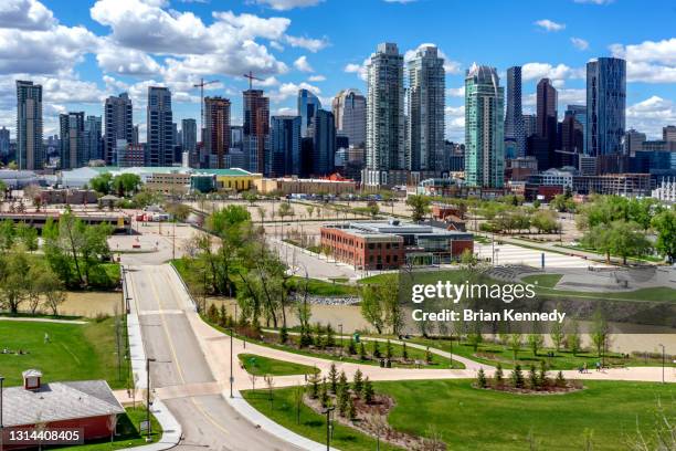 downtown calgary quiet summer cityscape - calgary skyline stock pictures, royalty-free photos & images