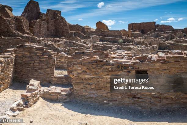 chaco culture national historical park - anasazi ruins stockfoto's en -beelden