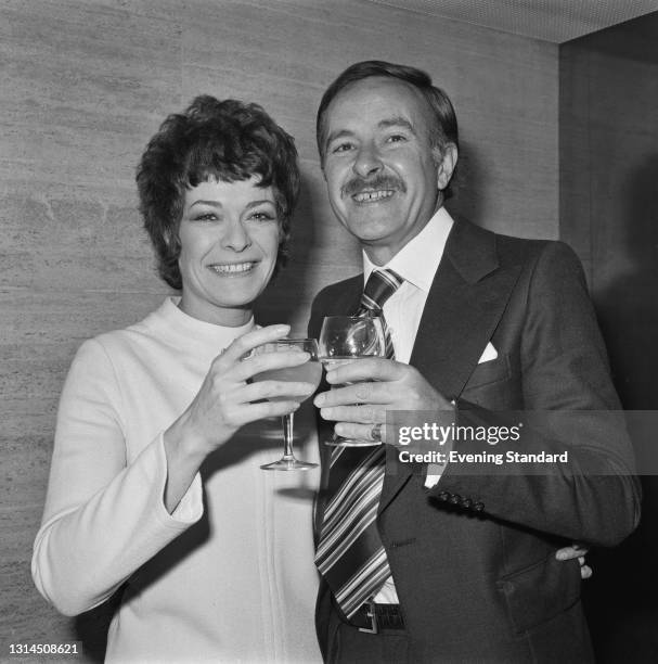 Actors Janet Suzman and Alec McCowen during the Evening Standard Theatre Awards for 1973 at the Savoy Hotel in London, UK, 22nd January 1974. They...