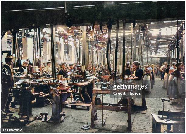 antikes foto des britischen imperiums: frauen arbeiten in fahrradfabrik - 19 jahrhundert stock-grafiken, -clipart, -cartoons und -symbole