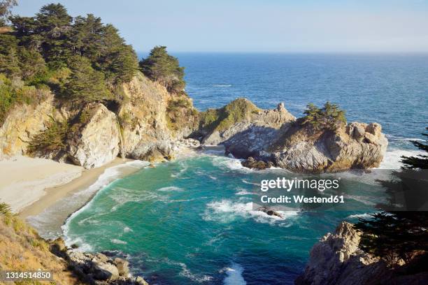 usa, california, big sur, julia pfeiffer burns state park with picturesque mcway falls - central california stock pictures, royalty-free photos & images