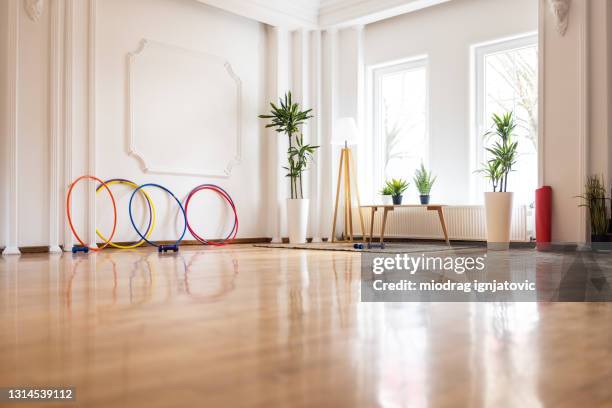 empty, bright space for exercising - wellbeing background stock pictures, royalty-free photos & images
