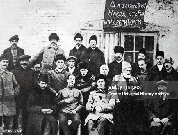 Group of political prisoners - the last prisoners of the Shlisselburg fortress. March 1917. Photo by N. Smirnov.