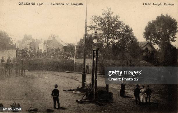 Execution of Henri Languille in Orleans. Loiret. Centre 1905 vintage postcard.