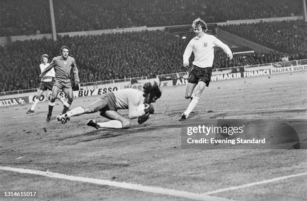 England plays Poland during the 1974 FIFA World Cup UEFA Group 5 qualifying match at Wembley Stadium in London, UK, 17th October 1973. Poland's...