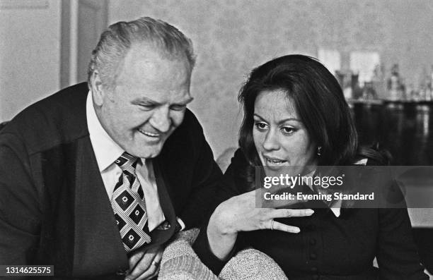 Canadian heldentenor Jon Vickers and New Zealand lyric soprano Kiri Te Kanawa, UK, 5th April 1974. The two had had great success at the Metropolitan...